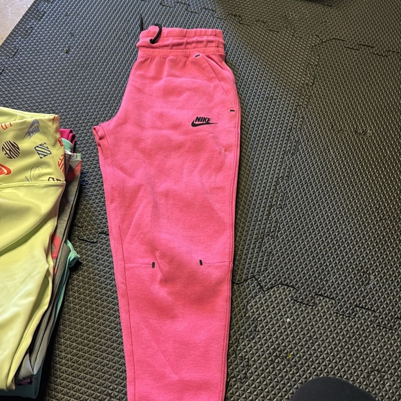 Girls Nike tech pants - Picture 3 of 3